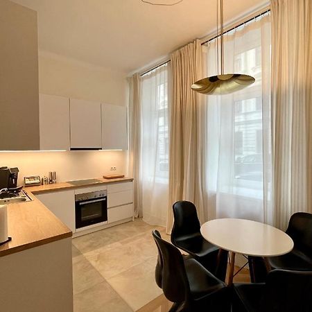 Zentrale Wohlfuehloase Apartamento Viena Exterior foto