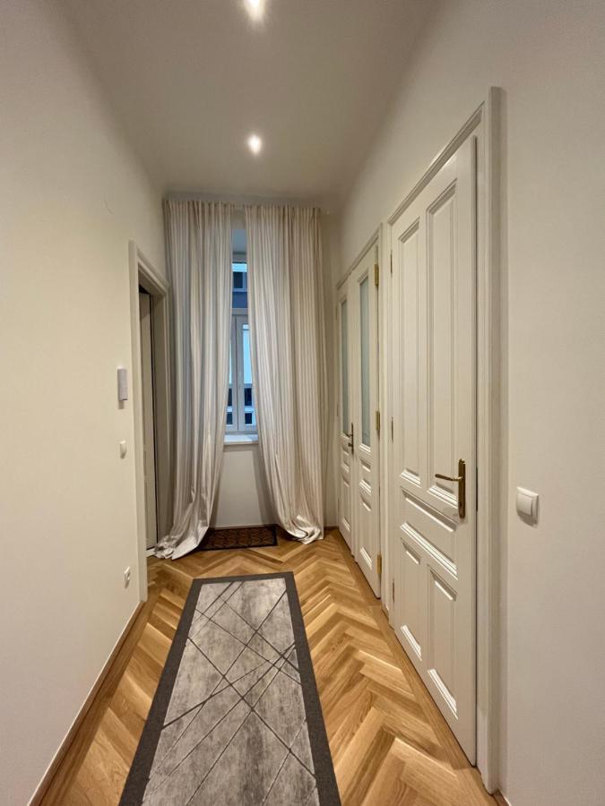 Zentrale Wohlfuehloase Apartamento Viena Exterior foto