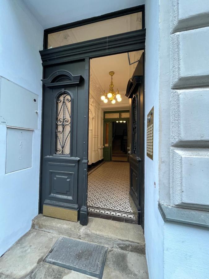 Zentrale Wohlfuehloase Apartamento Viena Exterior foto